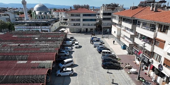 Akçay Mahallesi’nde Kapalı Pazaryeri Çevresi Yenilendi