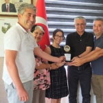 altinkayadan-baskan-topalogluna-tesekkur-plaketi-DpjNNmI9.jpg