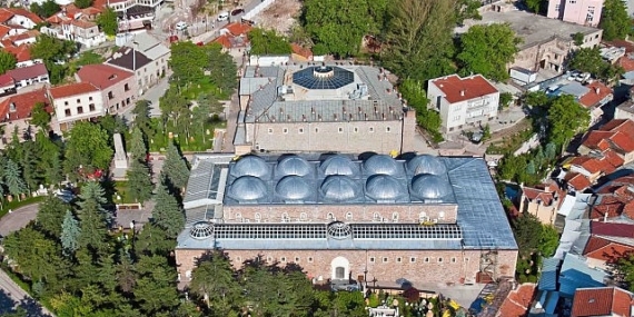 Aracınızı en uygun fiyatlarla kiralayın, Müzeler Haftasında kültür rotası yapın
