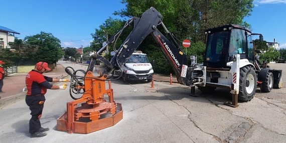 Baca ve ızgaralar asfalta sıfır hale getiriliyor