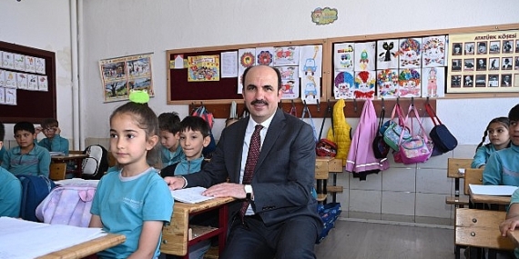 Başkan Altay 3 Farklı Okulda Öğrencilerle Buluştu
