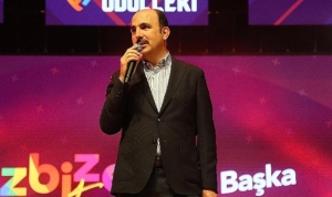 baskan-altay-genclik-meclisi-topluluk-odulleri-biz-bize-fest-bi-baska-programinin-acilisina-katildi-L982ZMvq.jpg