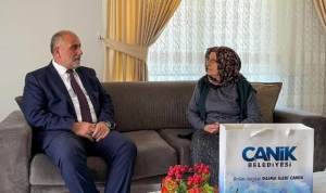 baskan-ibrahim-sandikcidan-sehit-annelerine-ziyaret-psg7vWnW.jpg