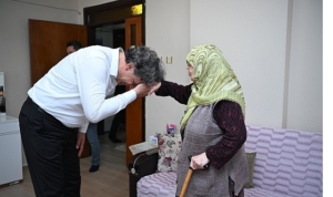 baskan-kocamandan-anneler-gununde-yurekleri-isitan-ziyaretler-sTbhdH81.jpg