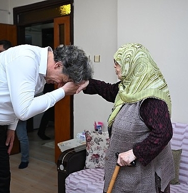 baskan-kocamandan-anneler-gununde-yurekleri-isitan-ziyaretler-sTbhdH81.jpg