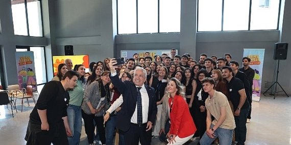 Başkan Şadi Özdemir Gençlik Bayramı’nda gençlerle buluştu