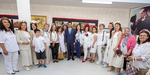 Bayraklı’da üreten kadınlar el sanatlarını sergiledi