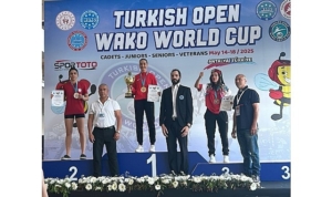 bayraklili-sporcu-dunya-sampiyonu-oldu-Jbg88jjj.jpg