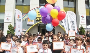 bilim-z-akademi-ogrencileri-mezuniyet-sertifikalarini-aldi-K22JnlIw.jpg
