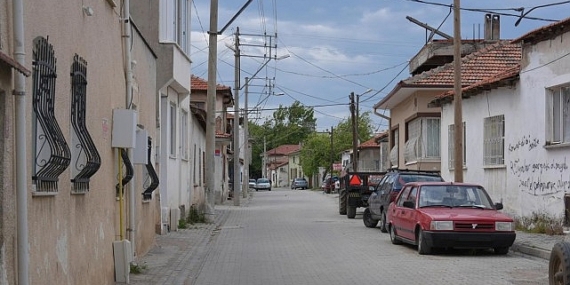 Burhaniye Belediyesi’nden kapsamlı yol seferberliği