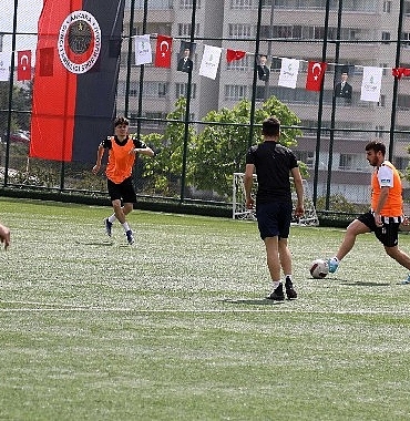 cankayada-19-mayis-coskusu-futbol-turnuvasi-ile-basladi-ZTXjmNdJ.jpg
