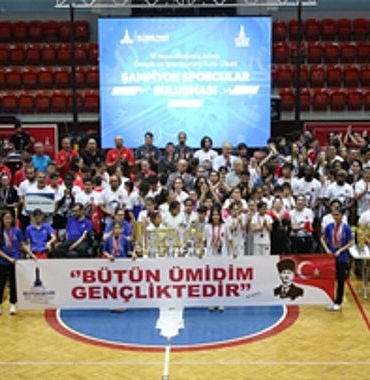 celal-atik-spor-salonunda-genclik-bulusmasi-cX2IqmRn.jpg