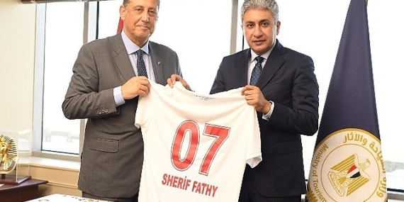 Corendon Airlines Yönetim Kurulu Başkanı Yıldıray Karaer, Mısır’ın Turizm ve Sivil Havacılık Bakanları ile bir araya geldi