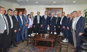 deniz-yucele-esnaftan-sicak-karsilama-CQvjFPRb.jpg