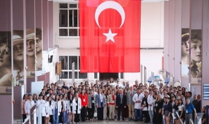 deude-genclik-sempozyumu-ve-bilim-sanat-senligi-coskusu-MAPhg2S7.jpg