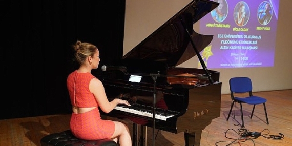 EÜ “Altın Kariyer Buluşması” sanat ve vefayı bir araya getirdi