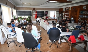 futbolcu-ve-velilerden-baskan-topalogluna-tesekkur-ziyareti-nzjnrAnH.jpg