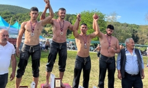golcuk-belediyespor-pehlivanlari-basariya-doymuyor-NEr92nrh.jpg