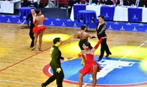 izmirde-danscilarin-kiyasiya-rekabeti-hnHajQLQ.jpg