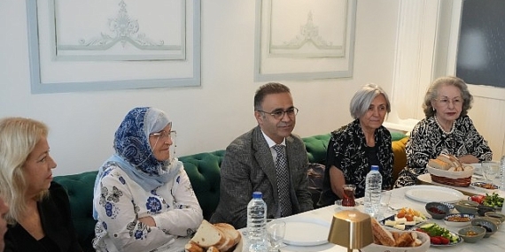 İzmir’de En Anlamlı Anneler Günü Kutlaması
