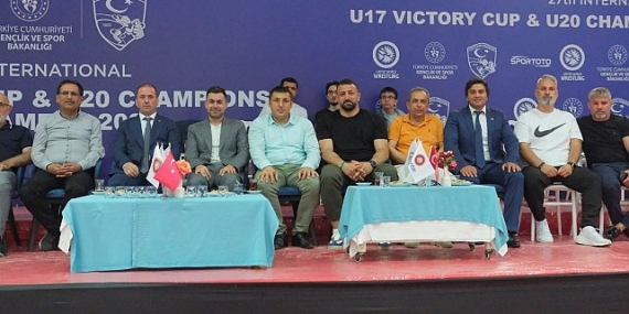 Kemer’de Uluslararası Güreş Heyecanı