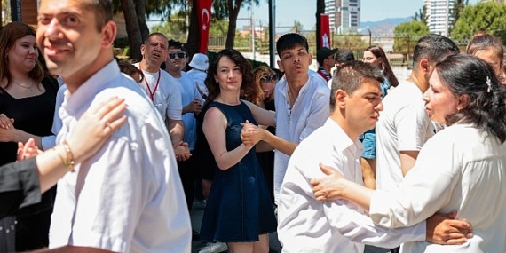 Konak’ta Engelliler Haftası’na engelsiz kutlama