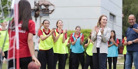 Konak’ta gençliğin ışığı sporun gücüyle parladı: Gençlik Spor Fest’te buluştu