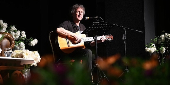 Salihli’de şiire açılan pencere yeniden aralandı. Salihli Şiir İkindileri 11 yıl aradan sonra 51. kez düzenlendi.