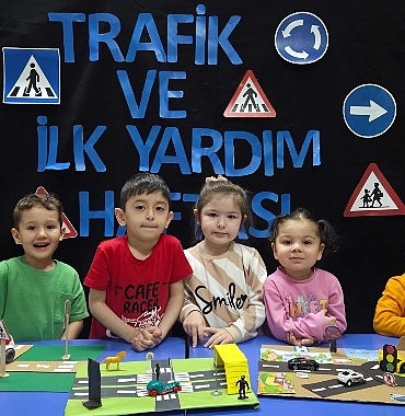 trafik-kurallarini-eglenerek-ogrendiler-IS2nbAJy.jpg
