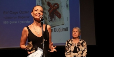 11-ekin-yazin-dostlari-tiyatro-odullerinde-sehir-tiyatrolarina-3-odul-WwVbzHLf.jpg