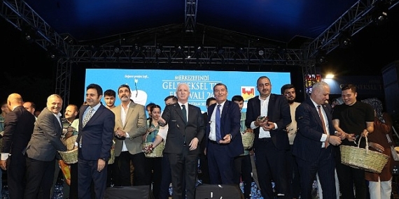 26. Merkezefendi Geleneksel Tıp Festivali Mesir Macunu Dağıtımı ve Uğur Işılak Konseriyle Başladı