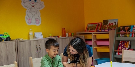 Annelere kolaylık, çocuklara oyun