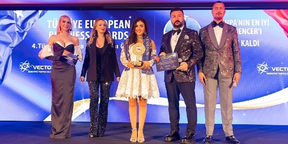 Avrupa’da Türk Gururu: Arzu Kaldı, “Avrupa’nın En İyi Influencer’ı” Seçildi!