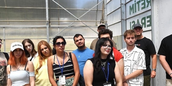 Avrupalı öğrenciler Osmangazi’de fide dikti