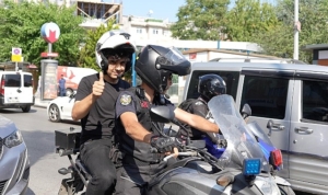 bagcilar-belediyesi-yksye-giren-ogrencilerin-yardimina-kostu-QrJrKFIn.jpg