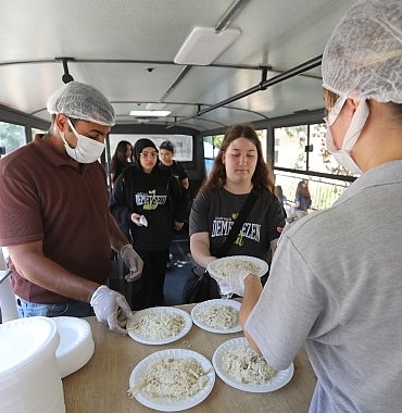 baskan-sengelden-ogrencilere-yeni-mujde-3-kent-lokantasi-ogrenci-otobusu-yolda-3g6jeMKr.jpg