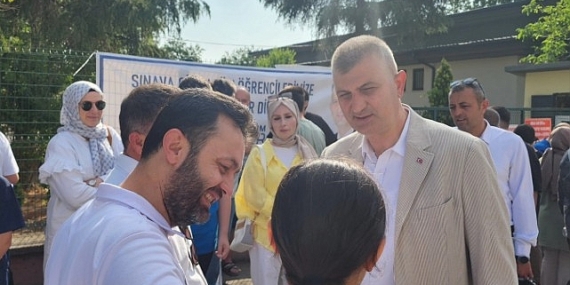 Başkan Sezer, Sınava Giren Öğrencilere Başarılar Diledi