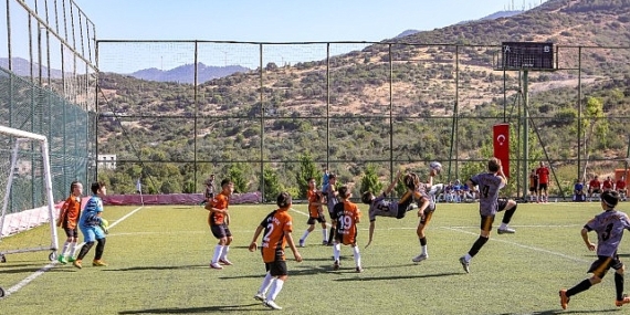 Bayraklı’da anlamlı turnuva: ‘Ferdi Zeyrek’ U-12 Cup futbol turnuvası başlıyor!