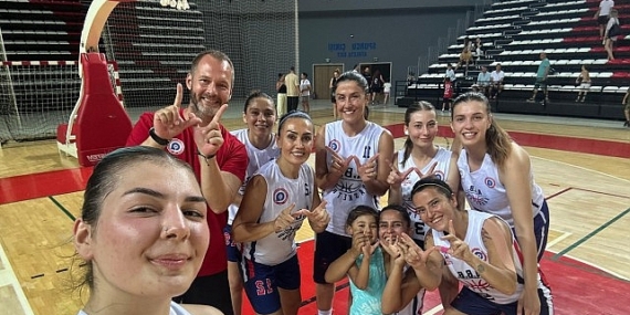 Büyükşehir Basketbol Yerel Ligi Büyük Kadınlar da şampiyon oldu