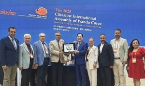 cittaslow-fikir-maratonu-odulu-baskan-boceke-takdim-edildi-vaBjVYv3.jpg