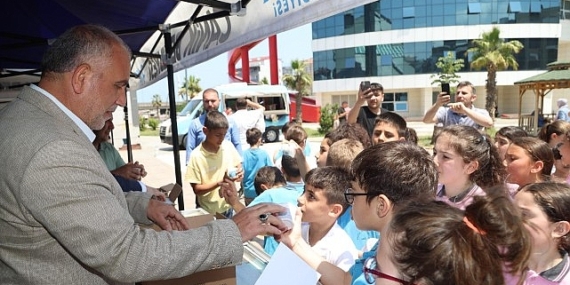 Çocuklardan Başkan İbrahim Sandıkçı’ya Sevgi Seli