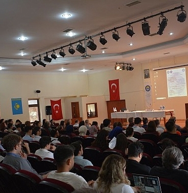 ege-universitesinde-iv-uluslararasi-ege-sosyal-bilimler-lisansustu-ogrenci-kongresi-basladi-smHQIQ1s.jpg