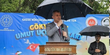 golcukte-yuzlerce-kisi-yagmur-altinda-filistin-icin-tek-yurek-oldu-8kSlxWJq.jpg