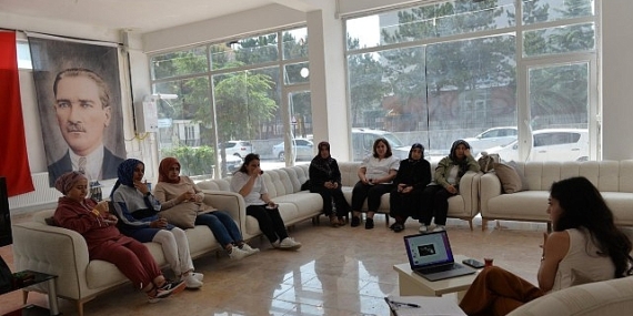 “Kalpten Kalbe Bir Yol Vardır” semineri yoğun ilgi gördü