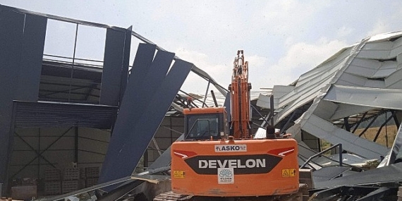 Kayapa’da kaçak fabrika yıkıldı