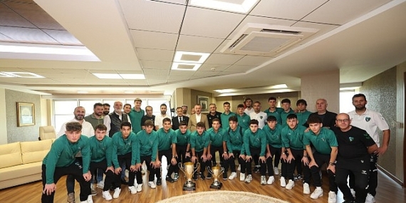 Kocaelispor’un şampiyon gençleri Büyükakın’a geldi