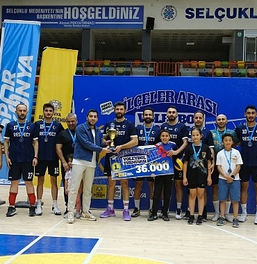 konya-buyuksehirin-ilceler-arasi-voleybol-turnuvasinda-sampiyon-huyuk-RHhHqaIY.jpg