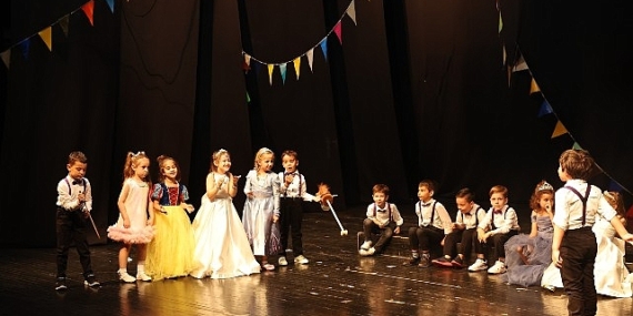 Nilüferli minikler drama gösterileriyle alkış topladı