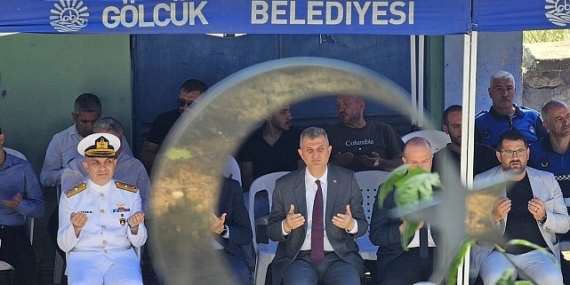 Vali Aktaş Gölcük Huzurevi Sakinleri ile Bayramlaştı