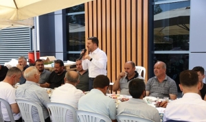 baskan-ari-sanayi-esnafiyla-bir-araya-gelerek-sohbet-etti-xvrWVwTQ.jpg